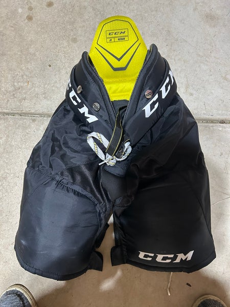 Medium Junior CCM Tacks 9040 Hockey Pants  (Used)