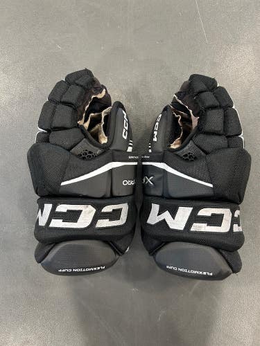Black Senior CCM Tacks XF Pro Gloves 13" (Used)