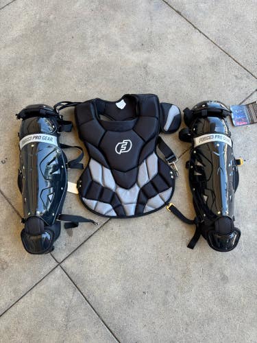 New Intermediate Force3 Pro Gear Defender Catcher's Set