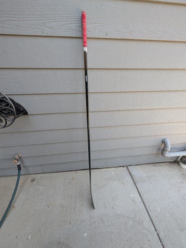 Senior Warrior Covert QR6 pro Right Handed Hockey Stick W28 Pro Stock (Used)