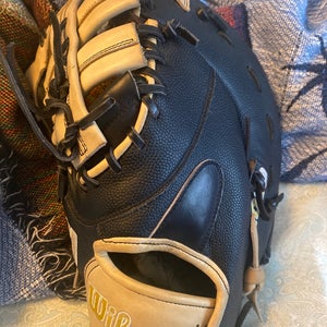 2023 Wilson LH First Base A2000 Baseball Glove 12.5" (Used)