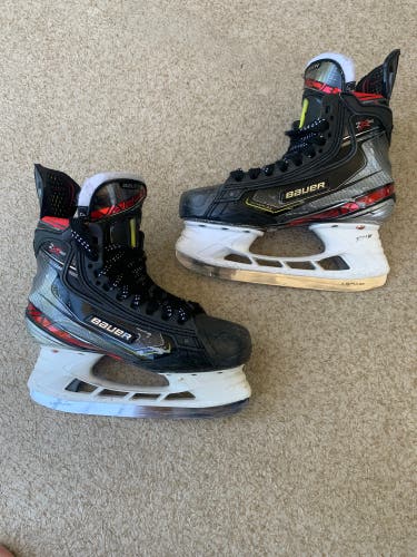 Bauer Vapor 2X Pro Hockey Skates Regular Width Size 4 (Used)