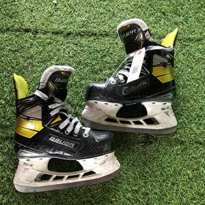 Junior Bauer Supreme 3S Hockey Skates Regular Width Size 1 (Used)