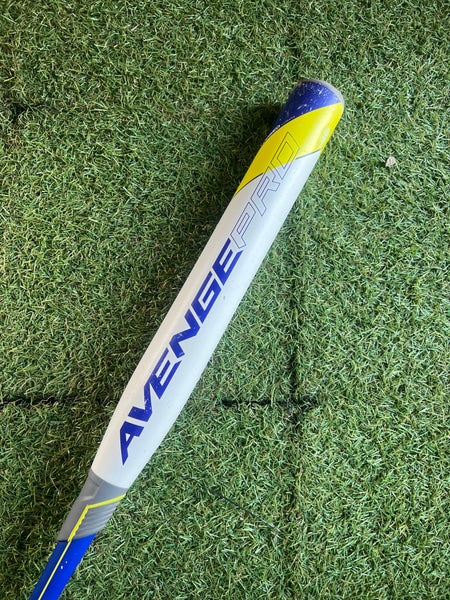White 2021 AXE Avenge Pro Composite Bat (-7) Composite 27 oz 34" (Used)
