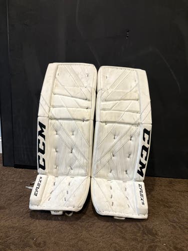 33" CCM Eflex 5 Goalie Leg Pads (Used)