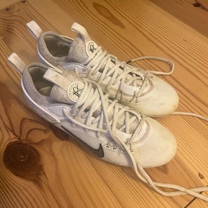 Nike Huarache 9 White Men's Size M 8.0 (W 9.0) Youth Nike Low Top Molded Cleats (Used)