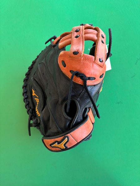 Black Mizuno MVP Prime RH Catcher's Softball Glove 34"