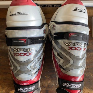 Intermediate Bauer Vapor XXXX 11" Shin Pads (Used)