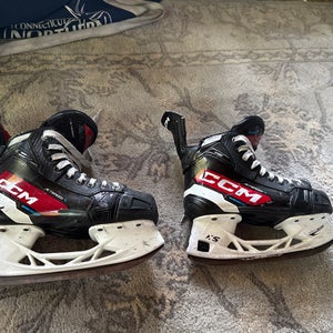 2024 CCM JetSpeed FT6 Pro Hockey Skates Regular Width Size 3 (Used)