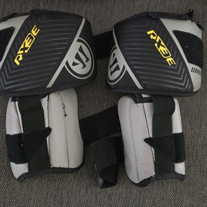 Warrior RX3E Junior Goalie Knee Pads (Used)