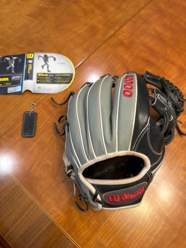 2019 Wilson RH Infield A2000 Baseball Glove 11.75" (Used)