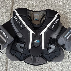Junior Vaughn Velocity V9 Goalie Chest Protector - Medium/Large
