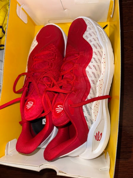 CURRY 11 “Team” Size M 10.0