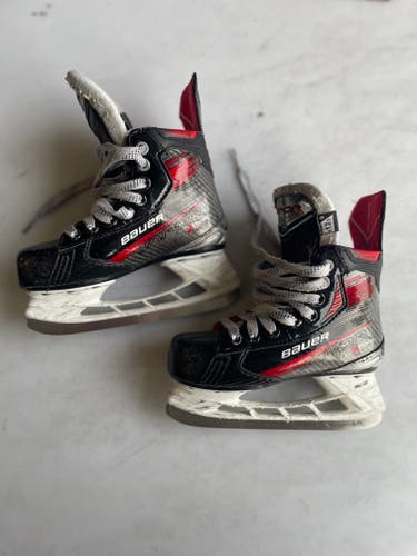 Bauer Vapor X5 Pro Skates 13.5 Regular Width (Used)