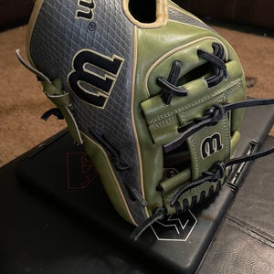 Wilson RH A2K Baseball Glove 11.5" (Used)