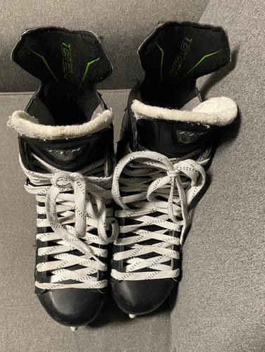 CCM RibCor 46K Pump Hockey Skates Regular Width 9 (Used)