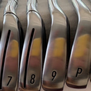 Men's 2024 TaylorMade Qi Right Handed Iron Set Stiff Flex 4 Pieces 8-aw Steel Shaft (Used)