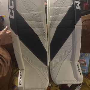 35" CCM Eflex 6.9 Goalie Leg Pads