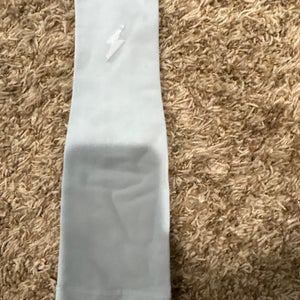 Bruce Bolt Arm sleeve Baby Blue
