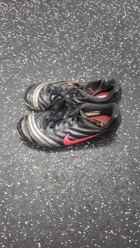 Used Nike Soccer Cleats Black Junior 03.5 11849-S000027862