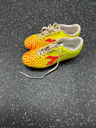 Used Diadora Soccer Cleats Yellow Junior 02.5 11849-S000027300