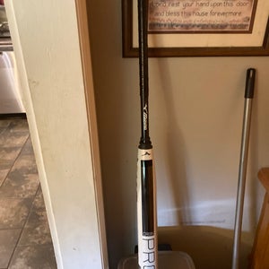 2025 Mizuno Carbon Bat (-10)  24 oz 33" (New)