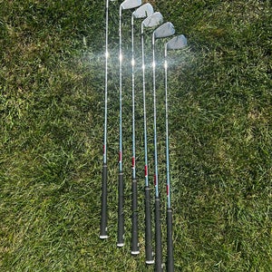 Men's Wilson Staff Launch Pad Right Handed Iron Set Regular Flex 6 Pieces (Used)