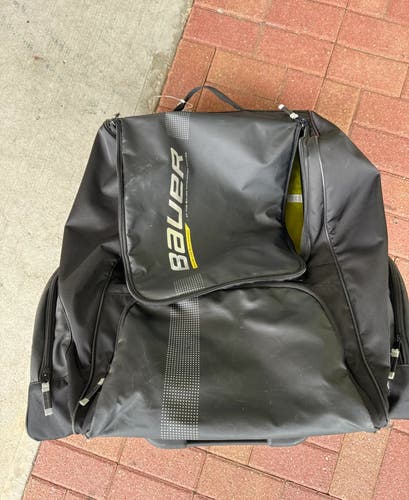 Bauer S21 Wheeled Hockey Bag | MISSING HANDLE