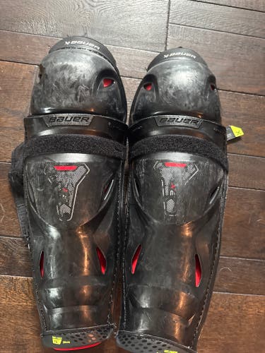 Intermediate Bauer Vapor 3X 14" Shin Pads (Used)