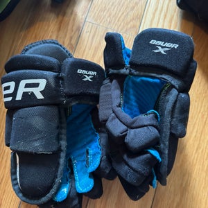 Hockey Bauer youth 9” Gloves Good Condition