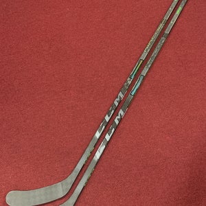 2 Pack CCM JetSpeed FT5 Pro Right Handed P92M 90 Pro Stock (New) Sticks Item#FFT65