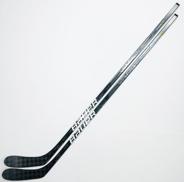 New 2 Pack Custom Silver Bauer Vapor Hyperlite Hockey Stick-RH-P28-82 Flex- Grip