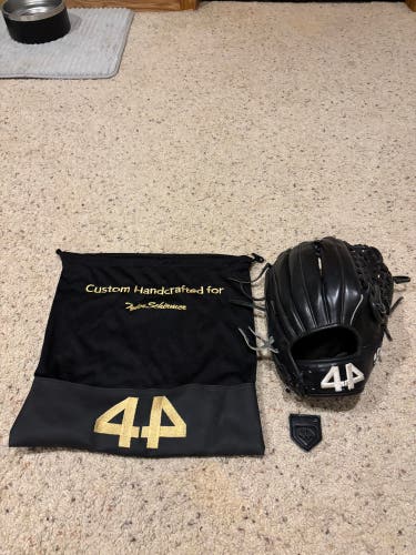 44 Pro RH Outfield Signature Series Baseball Glove 12.75" (Used)