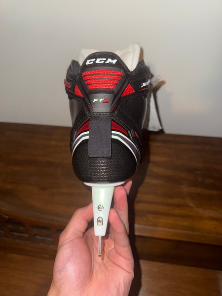 CCM JetSpeed Hockey Goalie Skates Regular Width Pro Stock 9.5 (New)