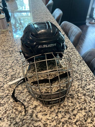 S/M Bauer Hyperlite Helmet (Used)
