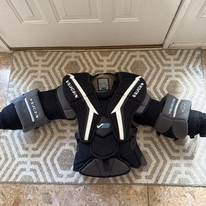 Medium/Large Vaughn Velocity V9 Goalie Chest Protector (Used)
