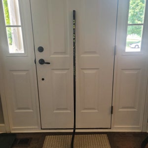Intermediate Bauer Ag5nt Right Handed Hockey Stick P92 (New)