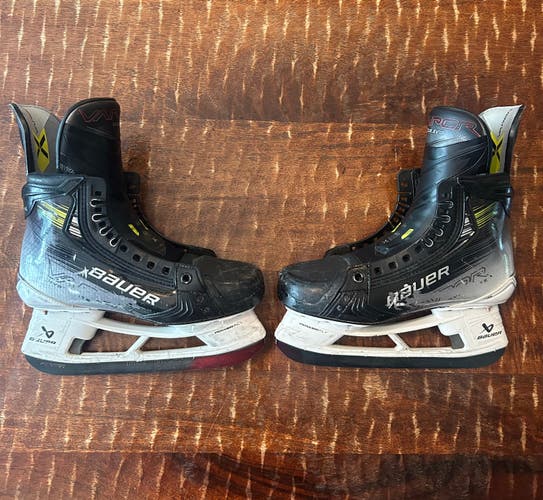 Bauer Vapor Hyperlite 2 Hockey Skates 6.5 (Used)