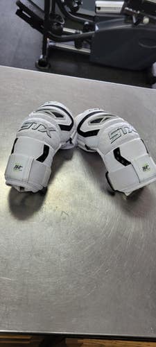 Used STX CELL V 360+ Lacrosse Arm Pads/Guards White MD 11497-S000150263
