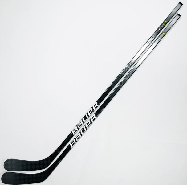 New 2 Pack Custom Silver Bauer Vapor Hyperlite Hockey Stick-RH-P92-87 Flex-Grip
