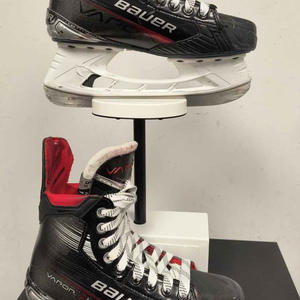 2024 Bauer X4 Hockey Skates Size 5.5