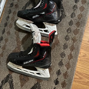 2022 Bauer Vapor 3X Pro Hockey Skates Regular Width  6 (Used)