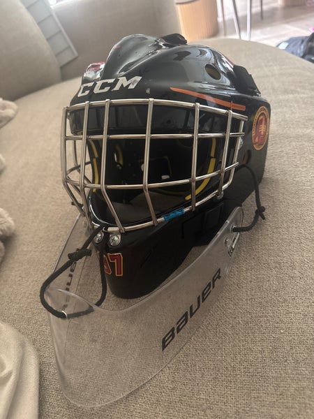 Youth Goalie Mask With Dangle  (Used)