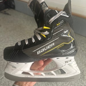 Bauer Supreme M40 Junior Ice Hockey Skates size 2.5