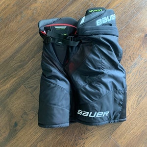 LIKE NEW  Senior Medium Bauer Vapor Hyperlite Hockey Pants (Used)