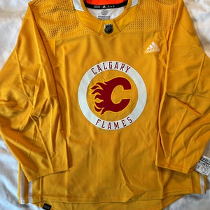 Adidas NEW MiC Calgary Flames Yellow Practice Jersey Size 56 Team Stock NWT