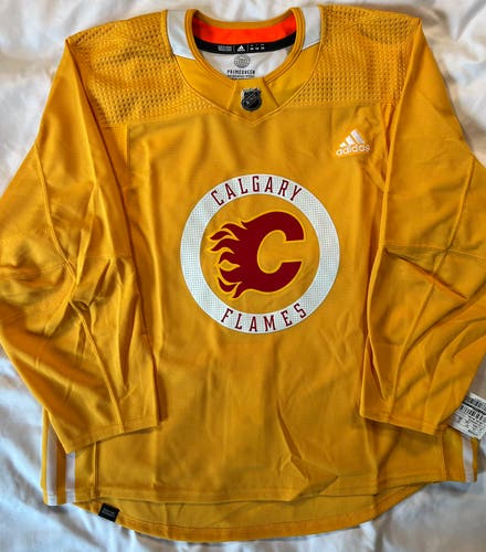 Adidas NEW MiC Calgary Flames Yellow Practice Jersey Size 56 Team Stock NWT