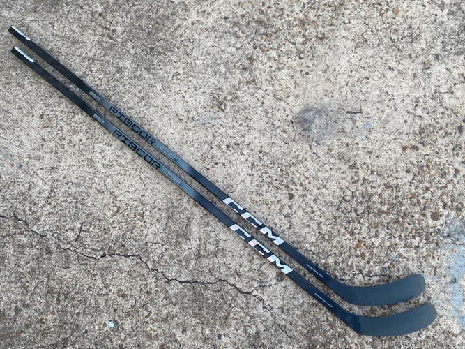 2 Pack CCM Trigger 8 PRO Pro Stock Hockey Stick Grip 85 Flex P71 Right 76403