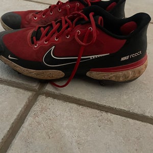 Men's Size M 10.5 (W 11.5) Nike (Used)