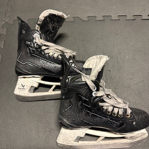 Bauer Supreme M50 Pro Hockey Skates Regular Width Size 3 (Used)